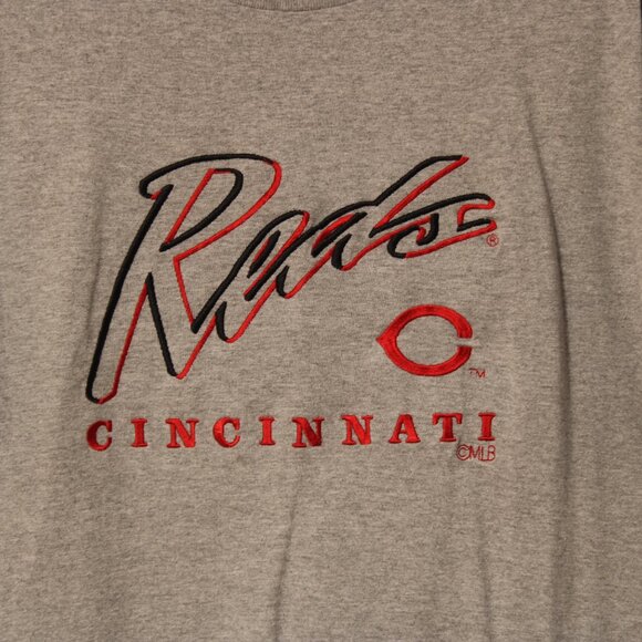 Cincinnati Reds Gray Unisex T-Shirt – Medium New - Picture 2 of 6